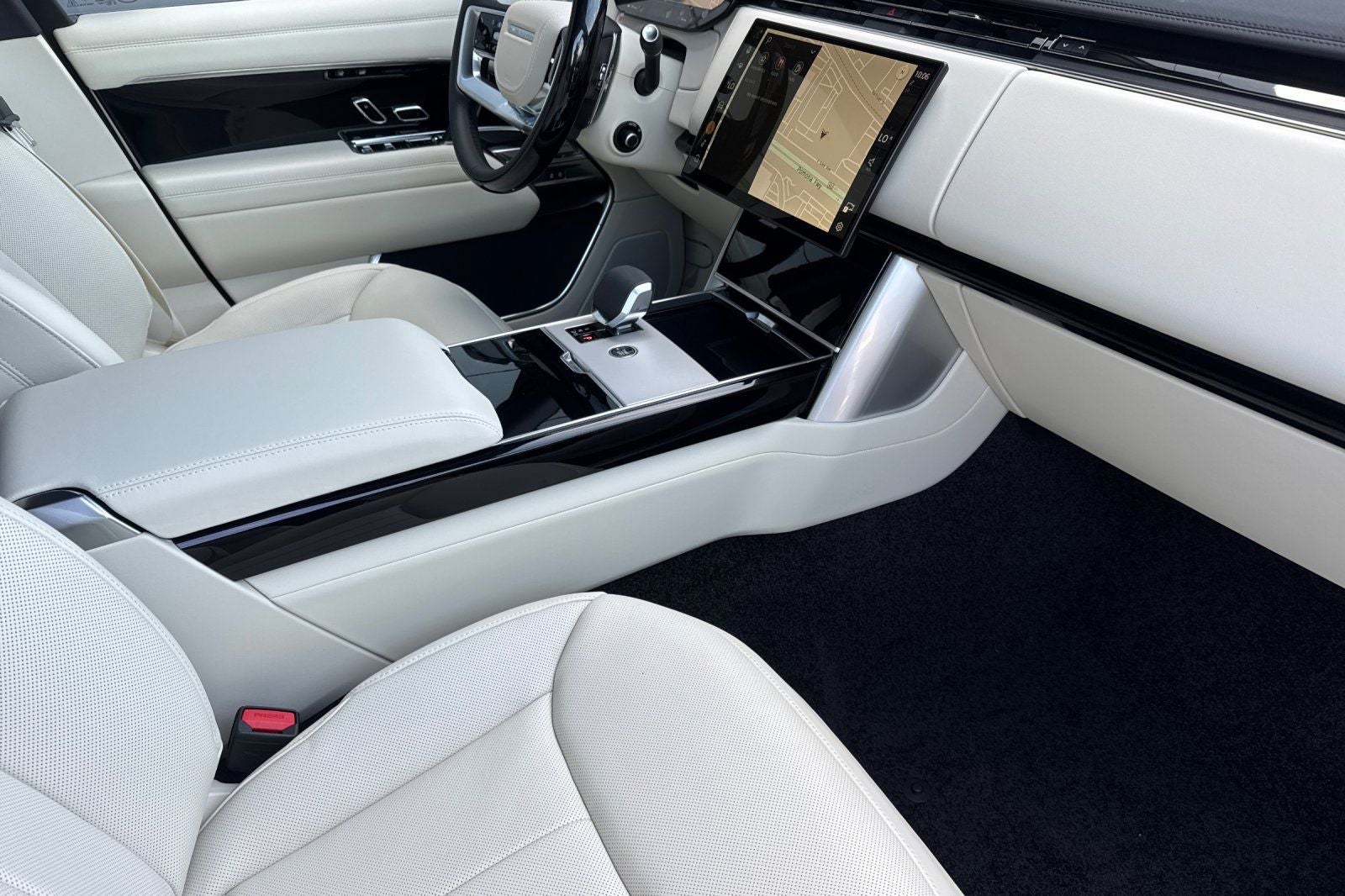 2026 Land Rover Range Rover SE