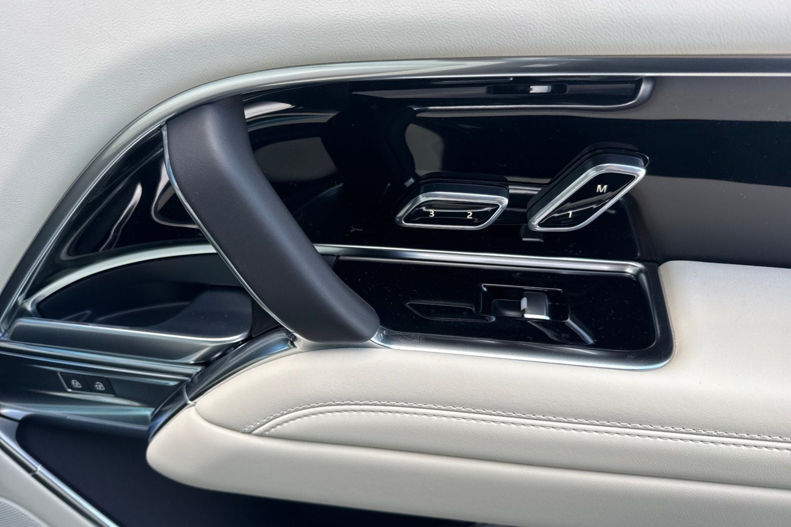 2026 Land Rover Range Rover SE