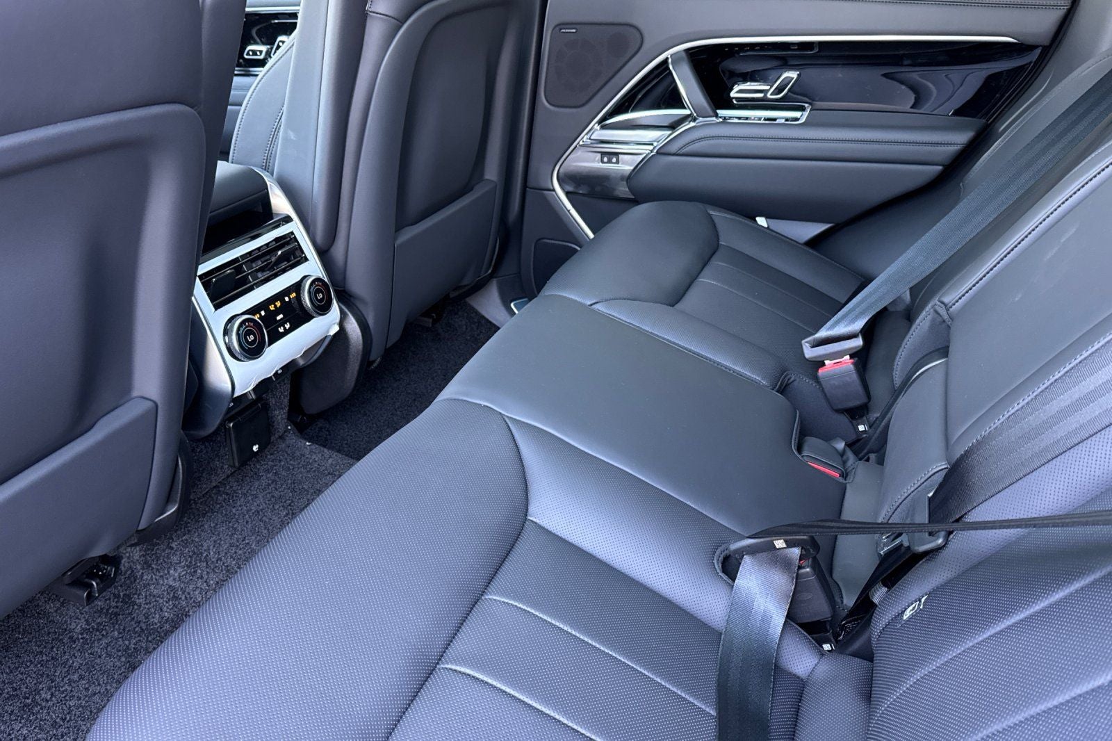 2026 Land Rover Range Rover SE
