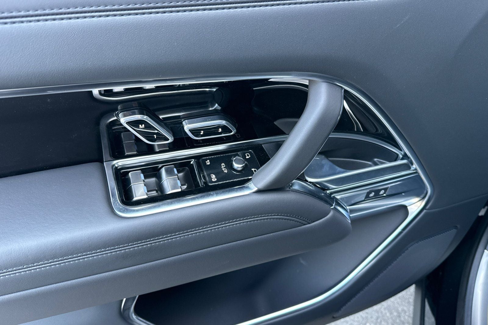 2026 Land Rover Range Rover SE