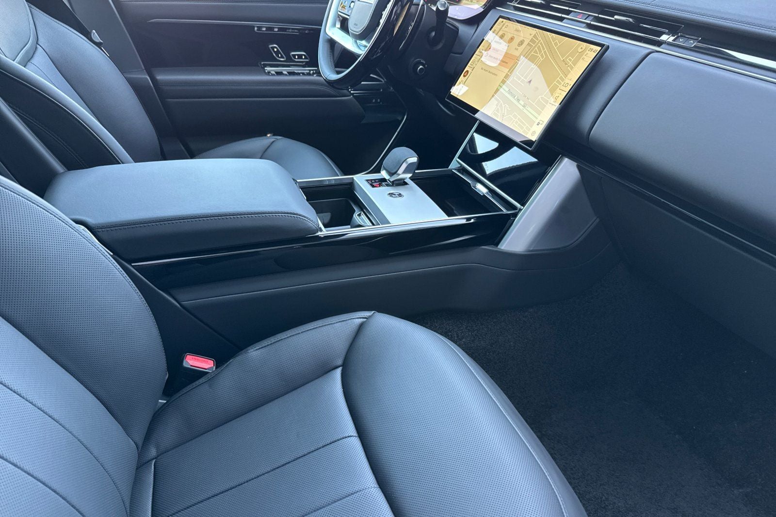 2026 Land Rover Range Rover SE