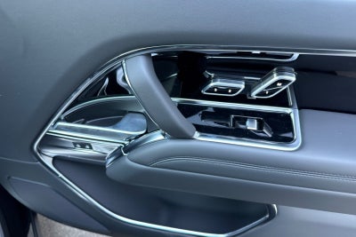 2026 Land Rover Range Rover SE