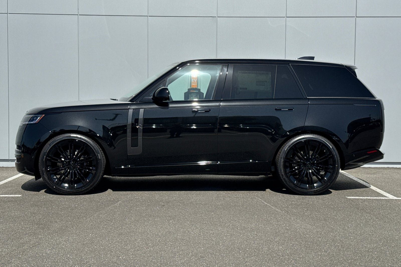 2026 Land Rover Range Rover SE