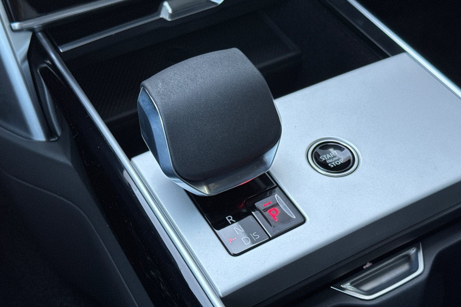 2026 Land Rover Range Rover SE