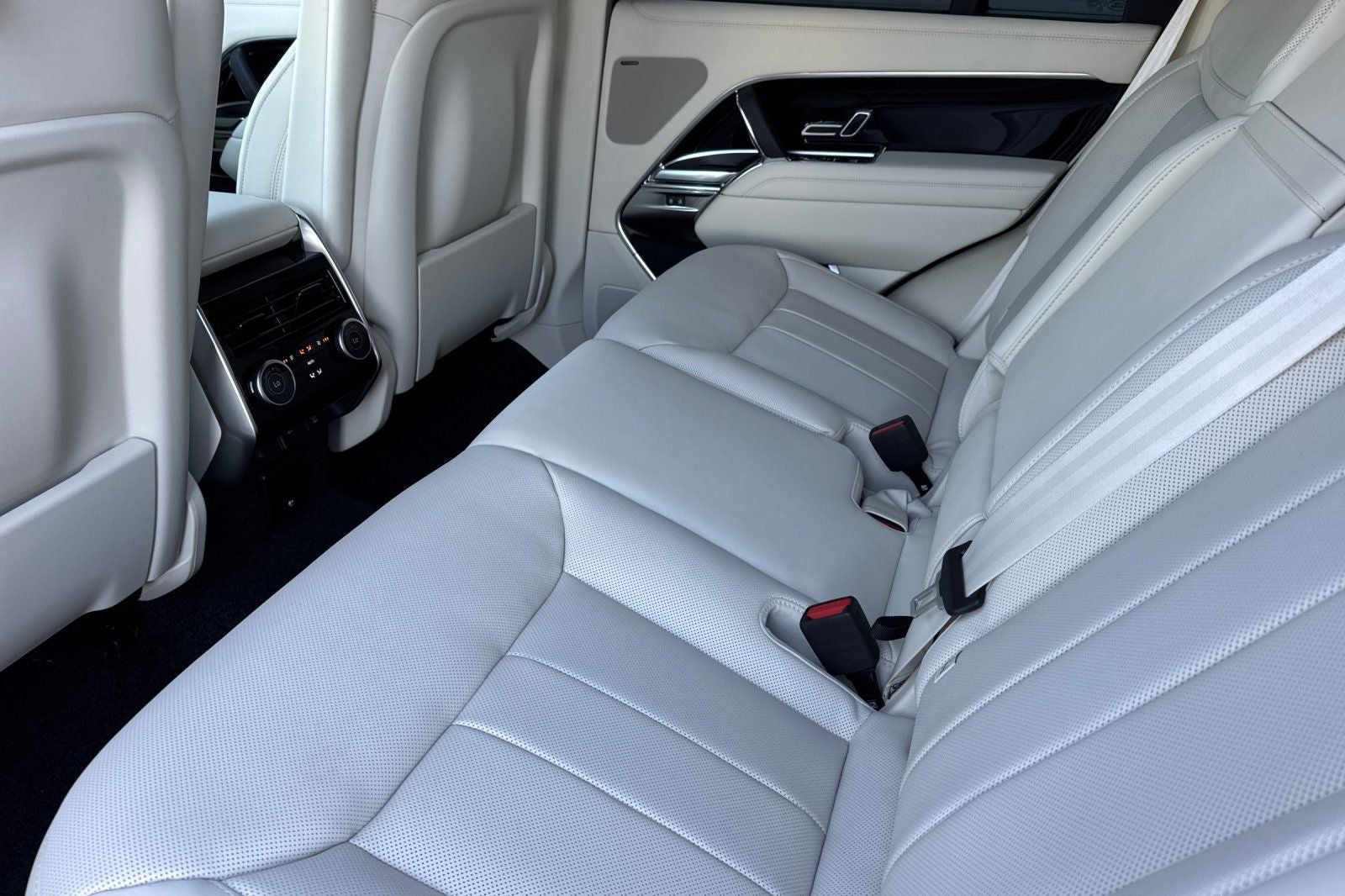2026 Land Rover Range Rover SE