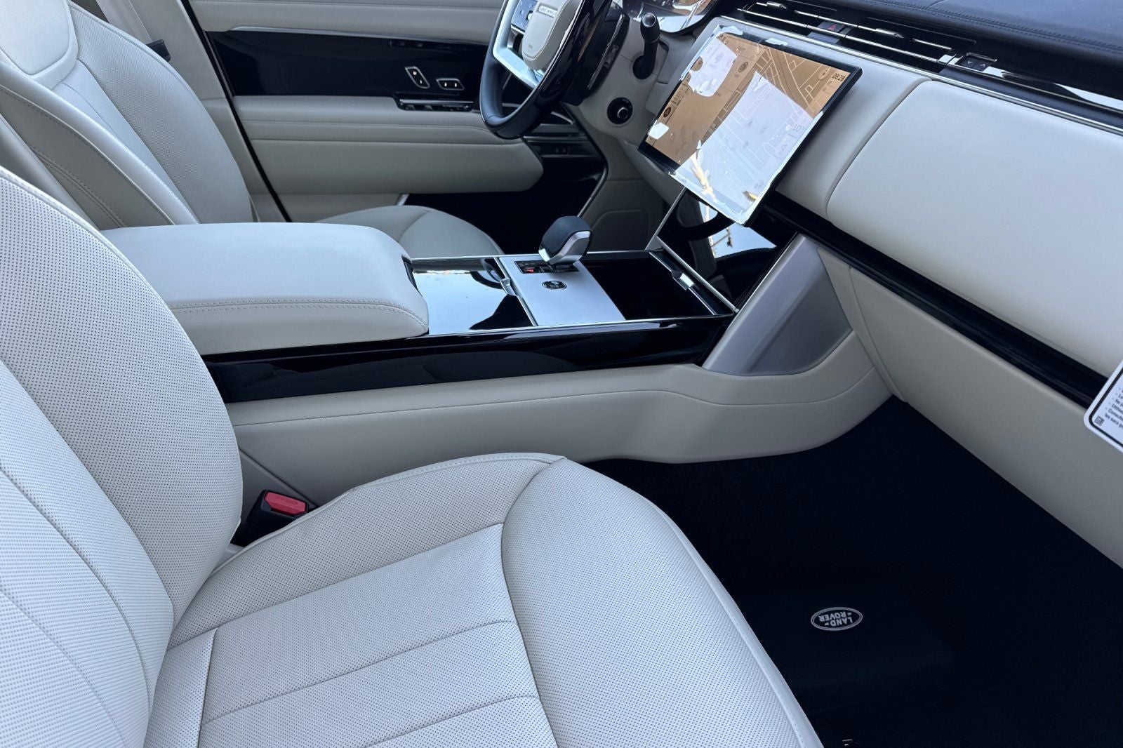 2026 Land Rover Range Rover SE