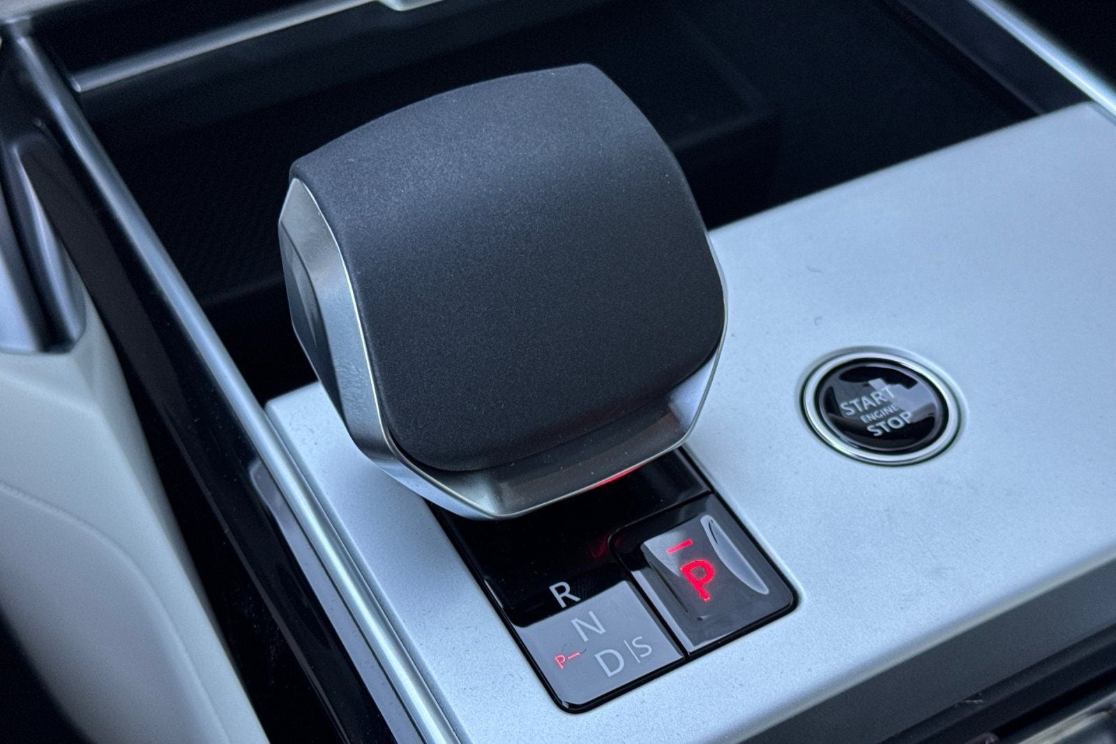 2026 Land Rover Range Rover SE