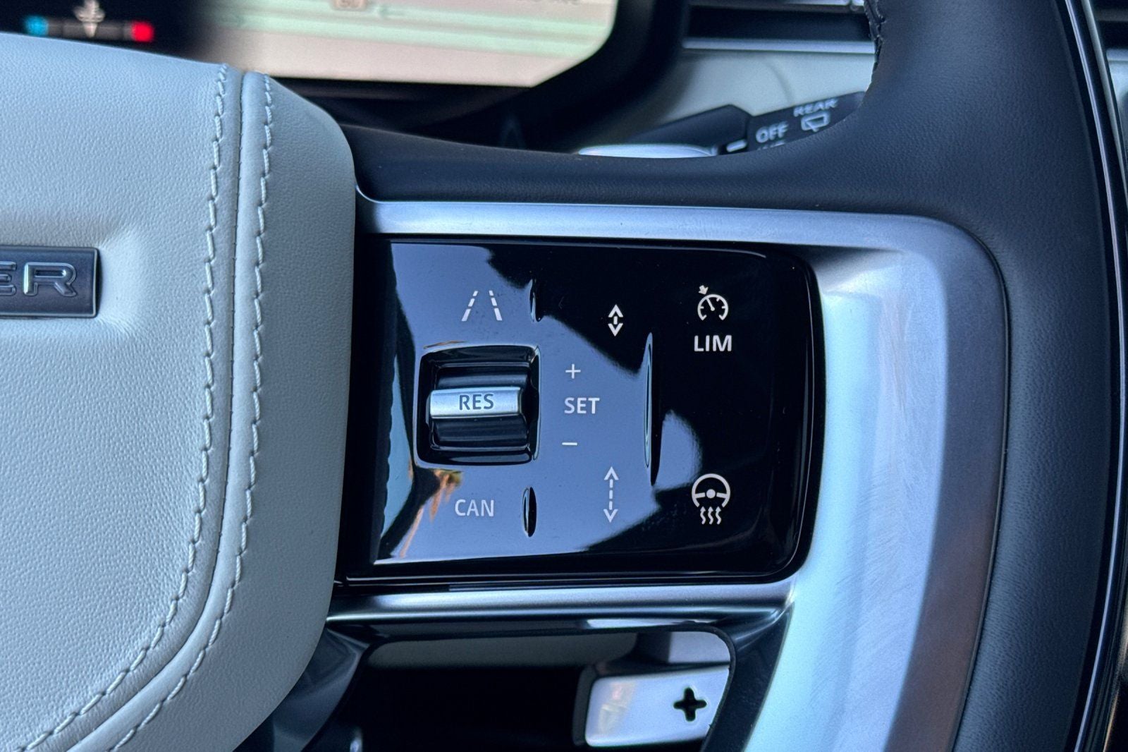 2026 Land Rover Range Rover SE