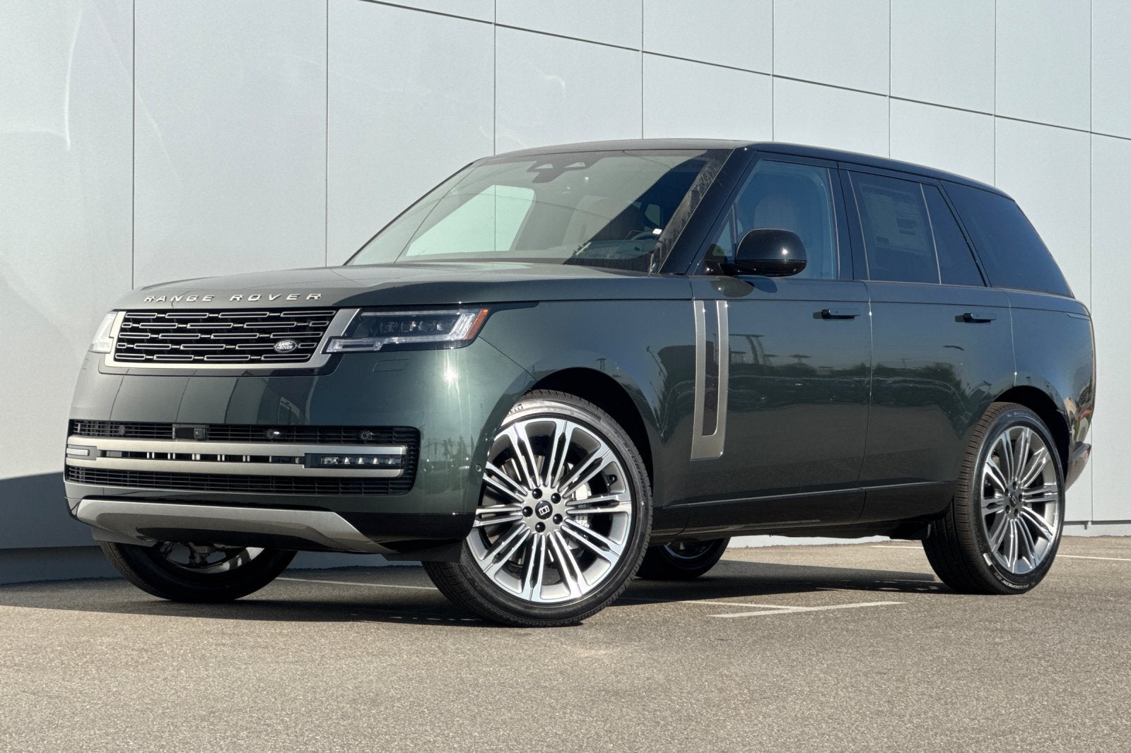 2027 Land Rover Range Rover SE