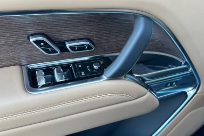 2027 Land Rover Range Rover SE