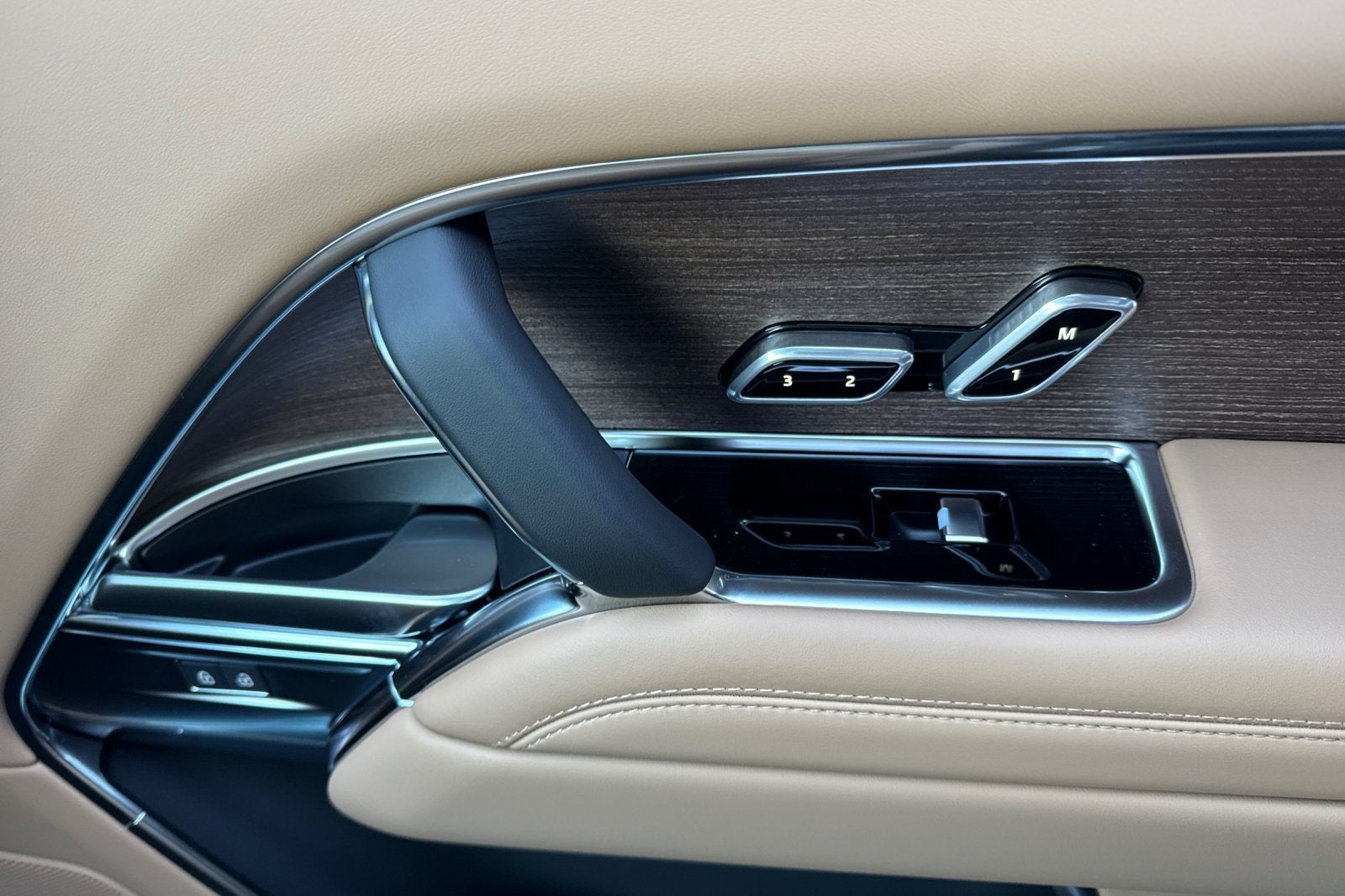 2027 Land Rover Range Rover SE