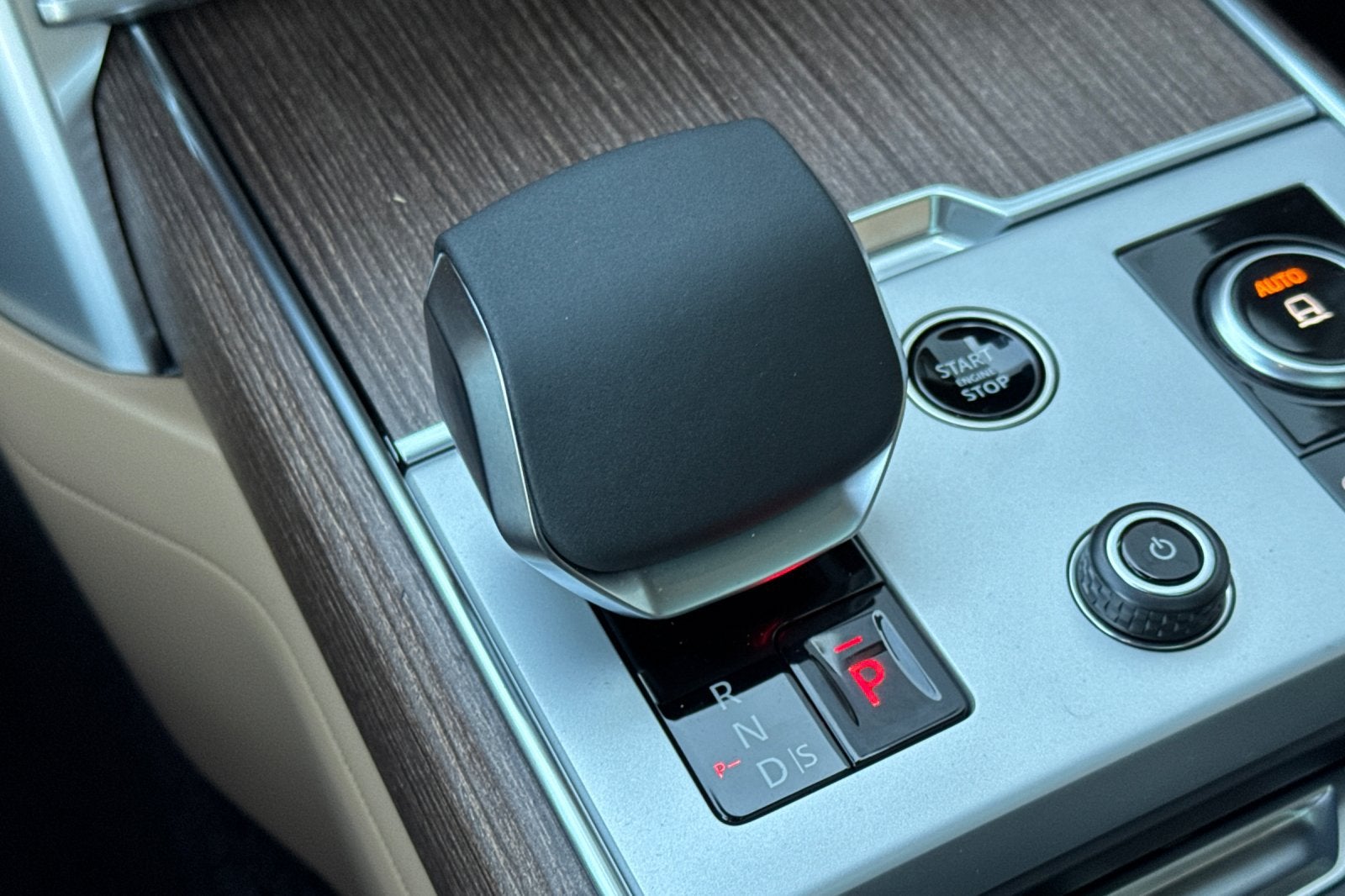 2027 Land Rover Range Rover SE