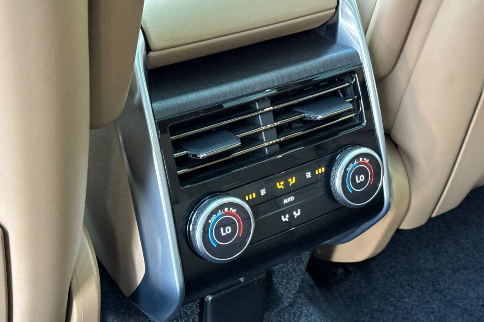 2024 Land Rover Range Rover SE