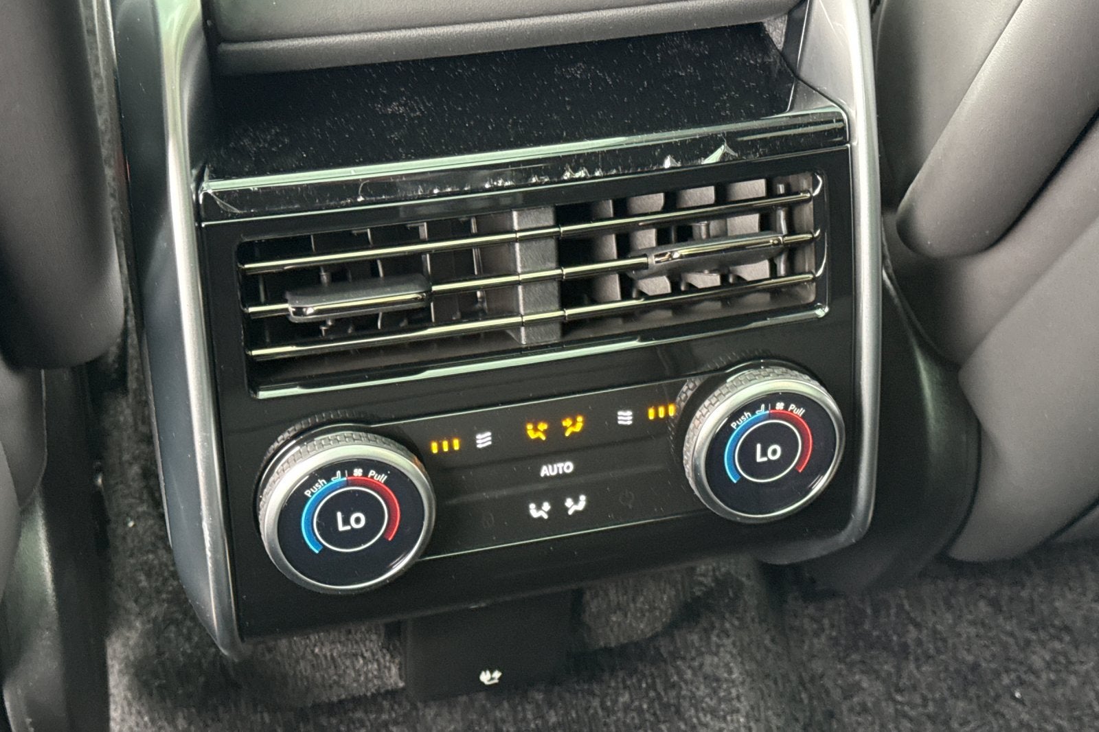 2026 Land Rover Range Rover SE