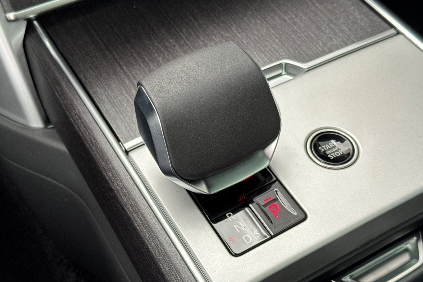 2026 Land Rover Range Rover SE