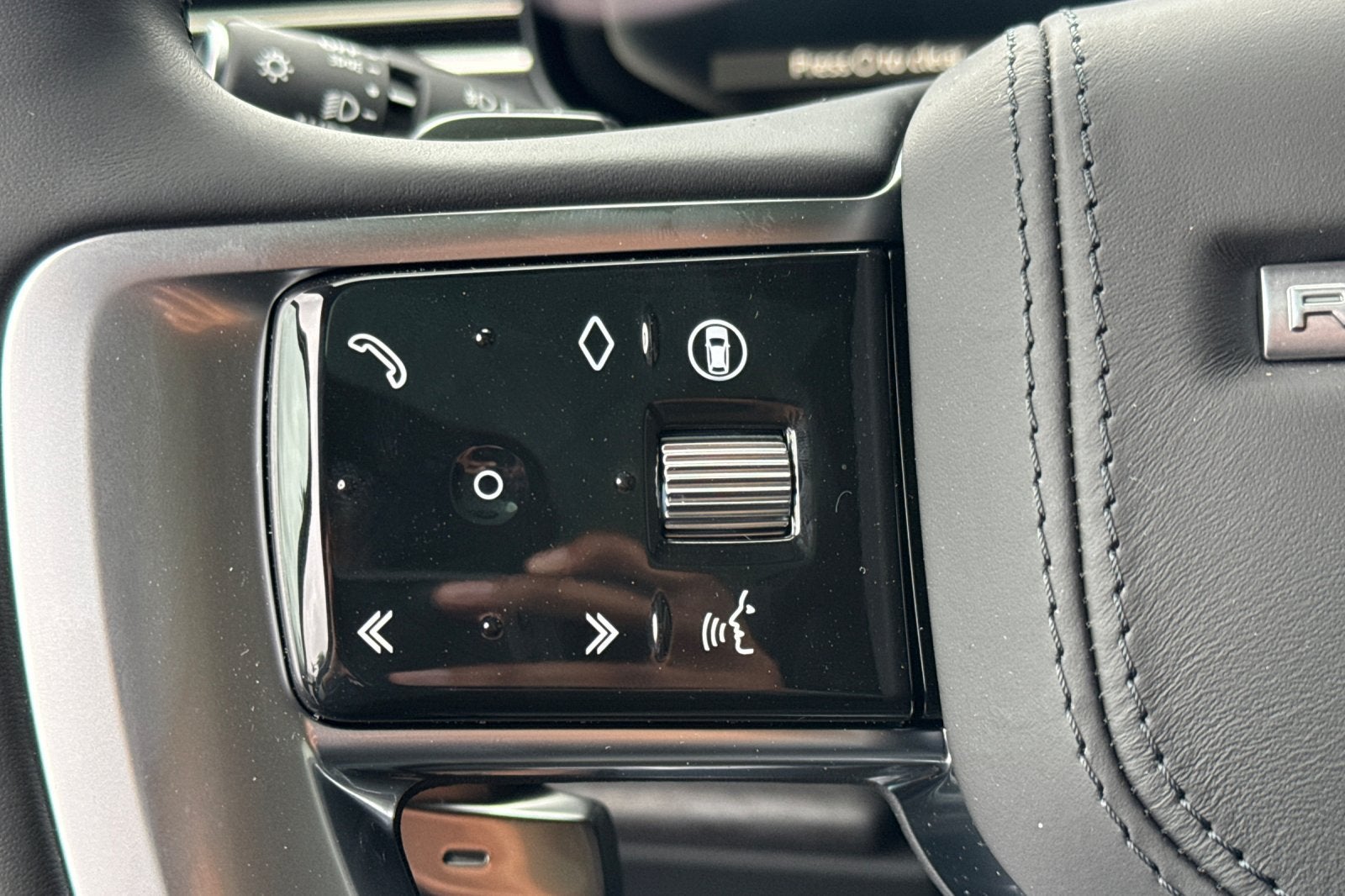 2026 Land Rover Range Rover SE