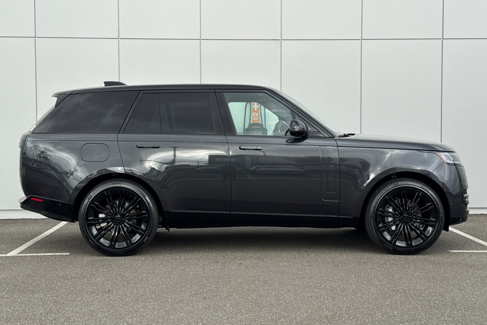 2026 Land Rover Range Rover SE
