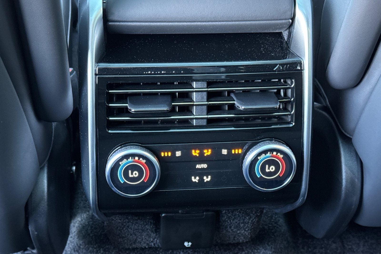 2026 Land Rover Range Rover SE