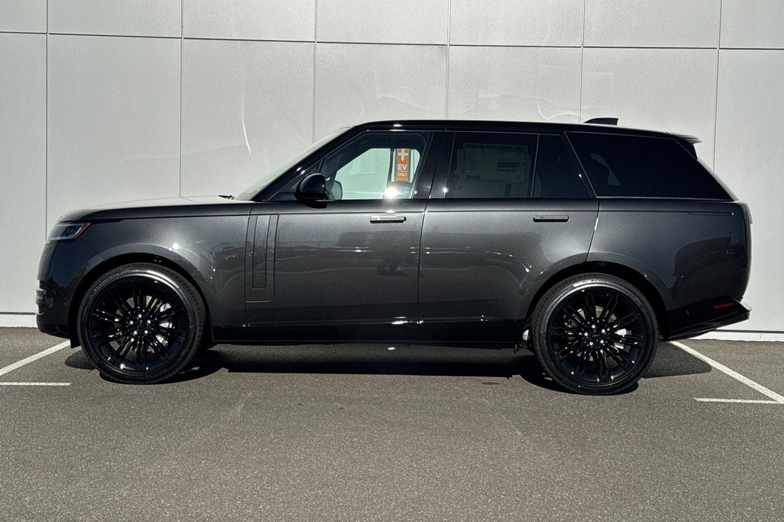 2026 Land Rover Range Rover SE