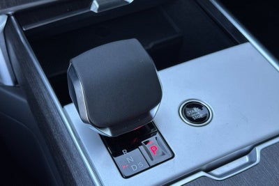 2026 Land Rover Range Rover SE