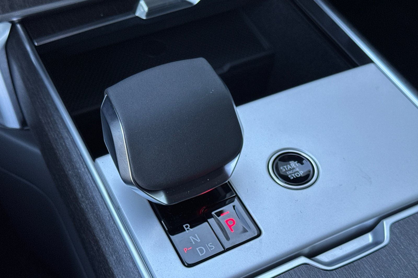 2026 Land Rover Range Rover SE