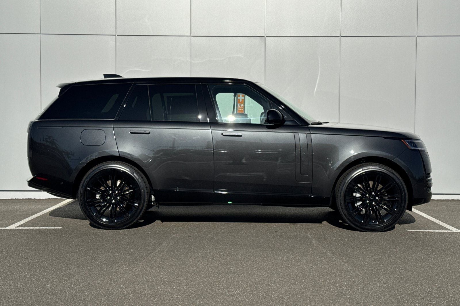 2026 Land Rover Range Rover SE