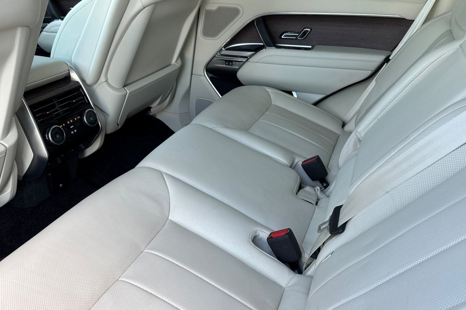 2025 Land Rover Range Rover SE