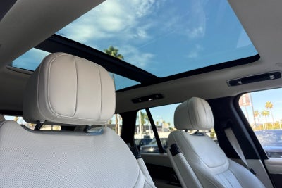 2025 Land Rover Range Rover SE