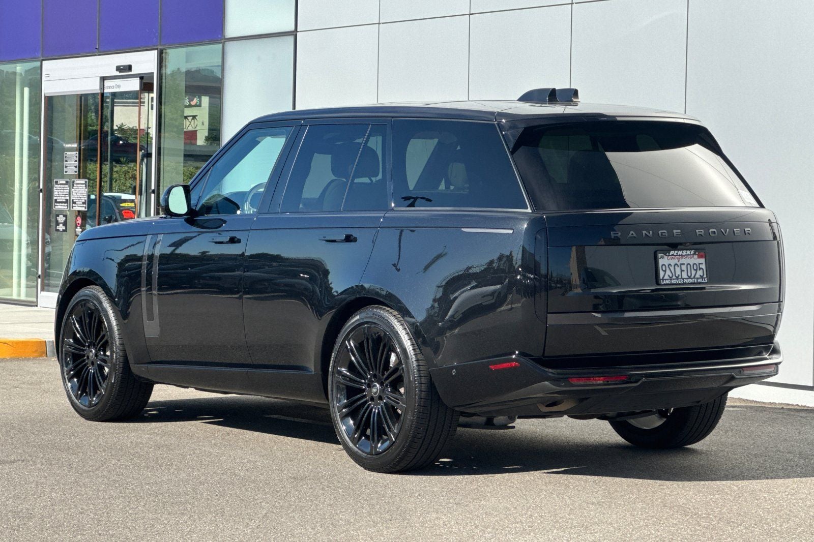 2025 Land Rover Range Rover SE