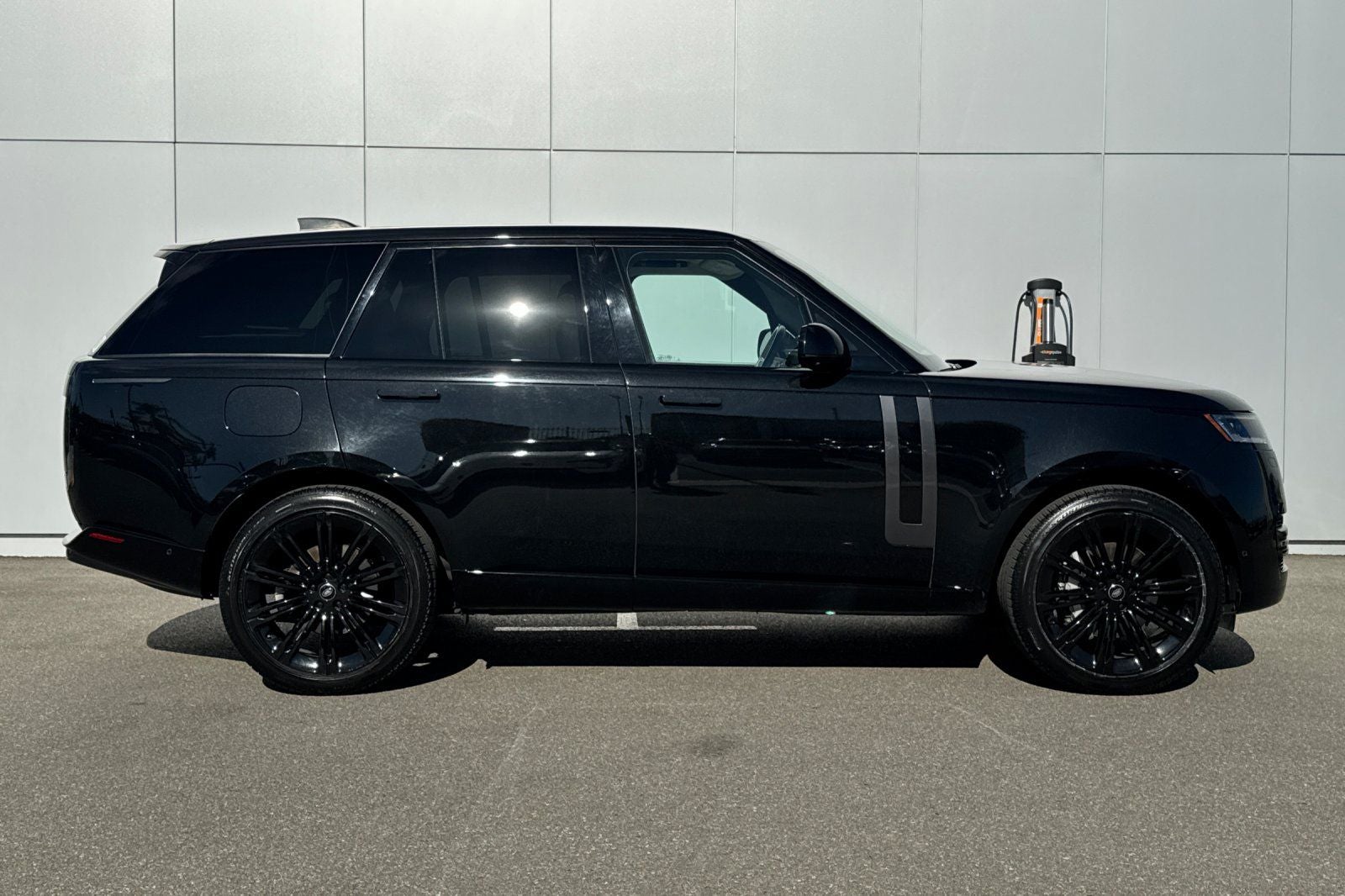 2025 Land Rover Range Rover SE