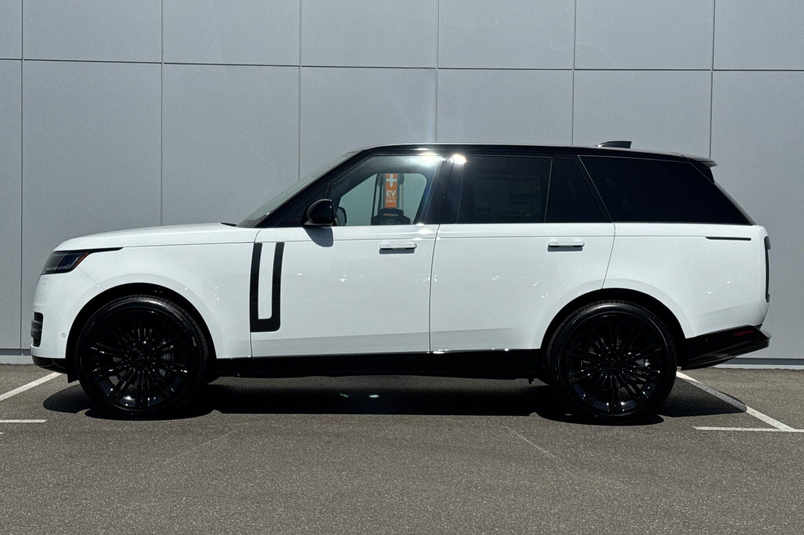 2026 Land Rover Range Rover SE