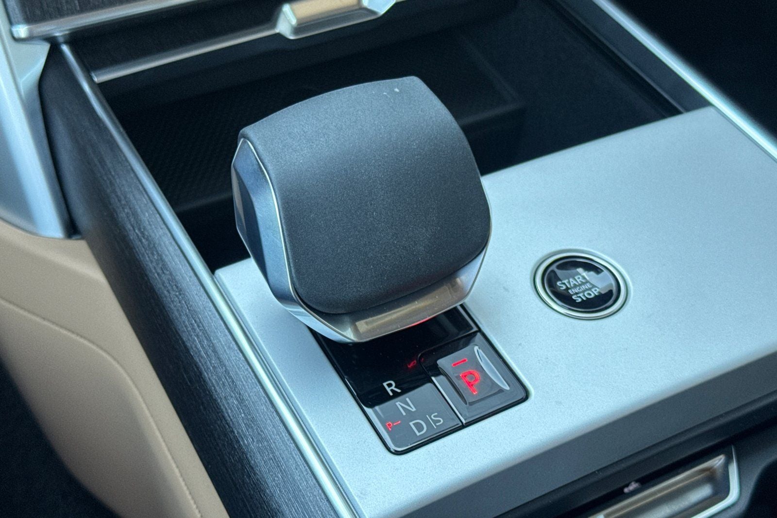 2026 Land Rover Range Rover SE