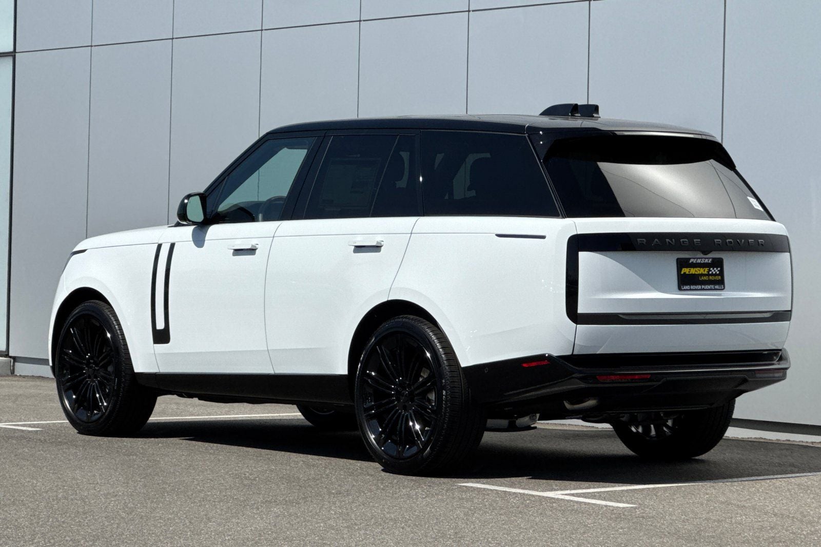 2026 Land Rover Range Rover SE