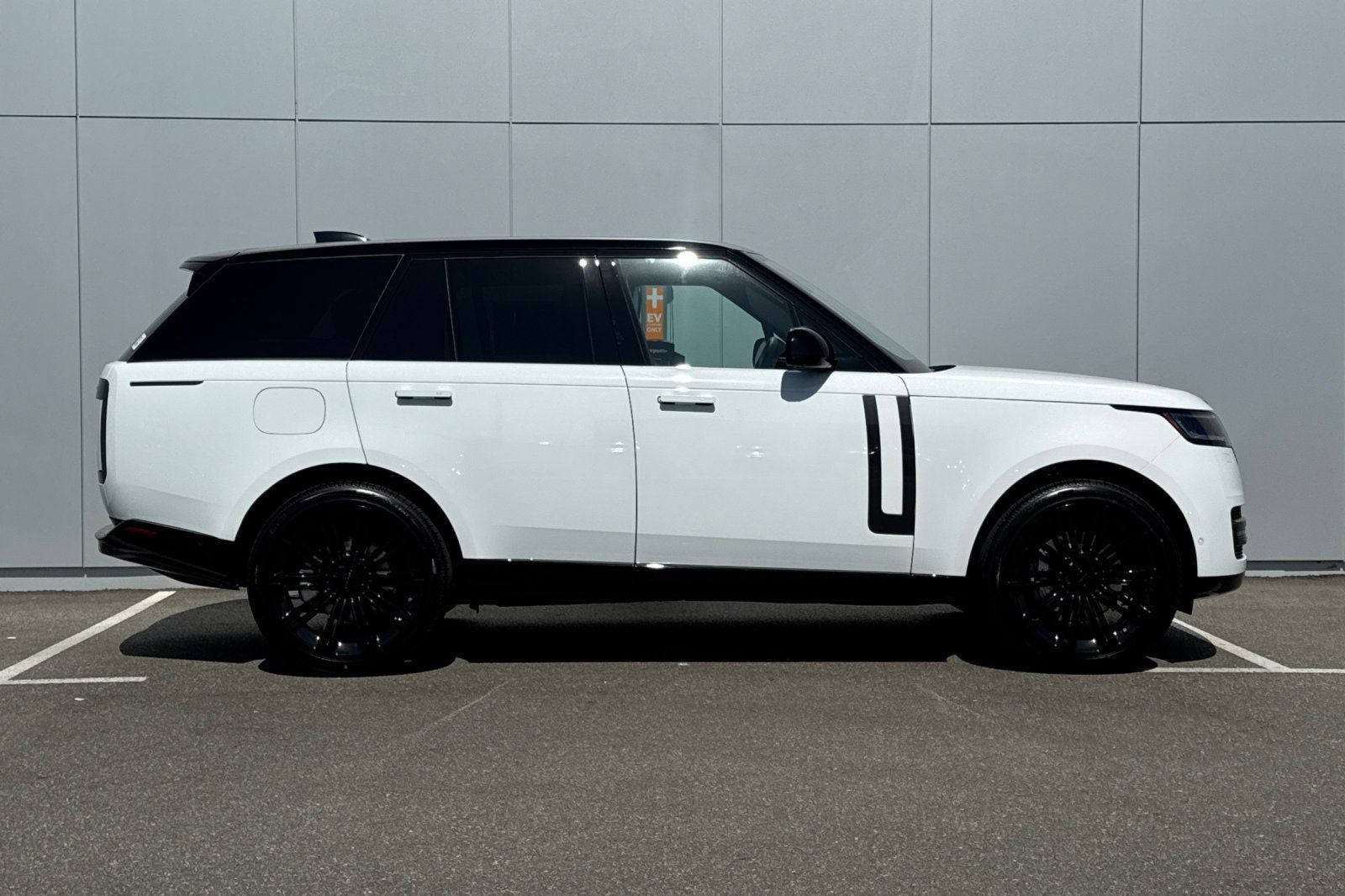 2026 Land Rover Range Rover SE