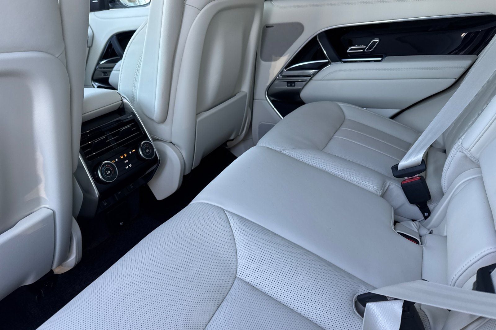 2026 Land Rover Range Rover SE