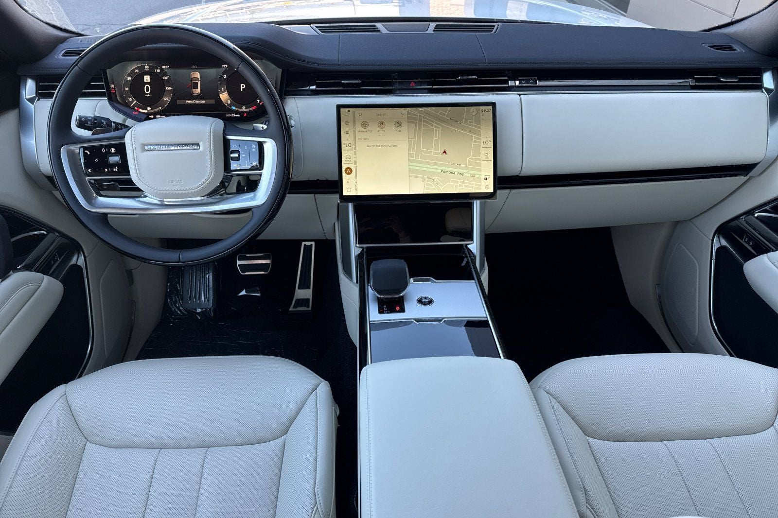 2026 Land Rover Range Rover SE