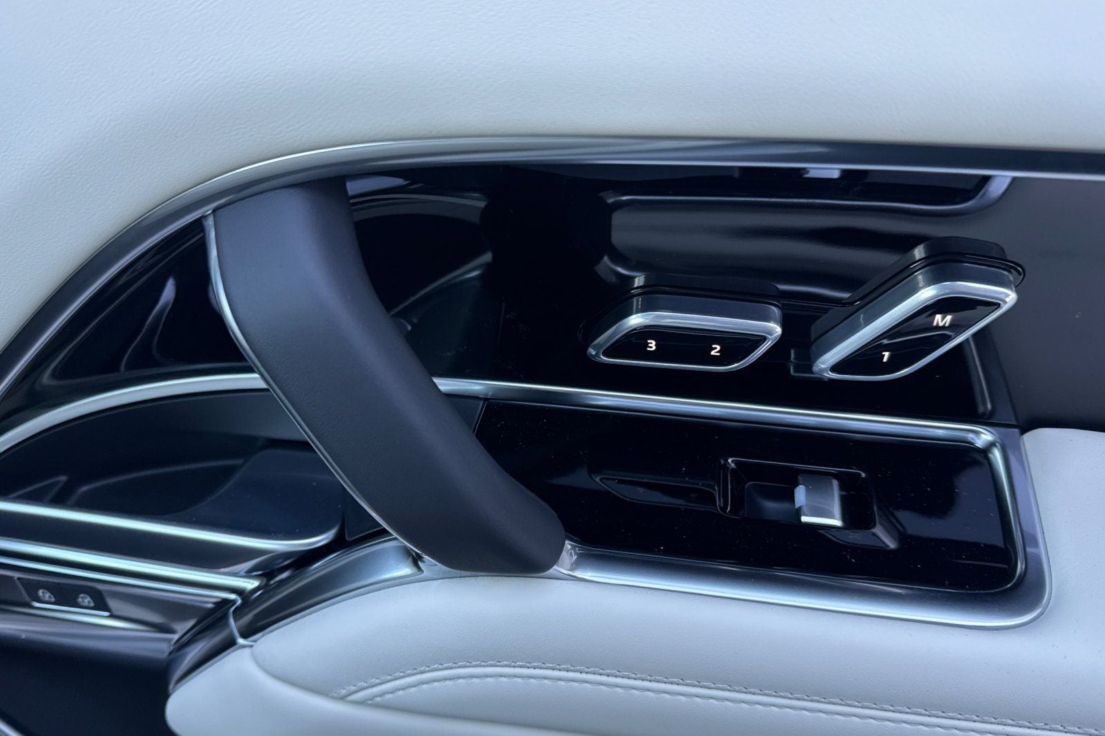 2026 Land Rover Range Rover SE