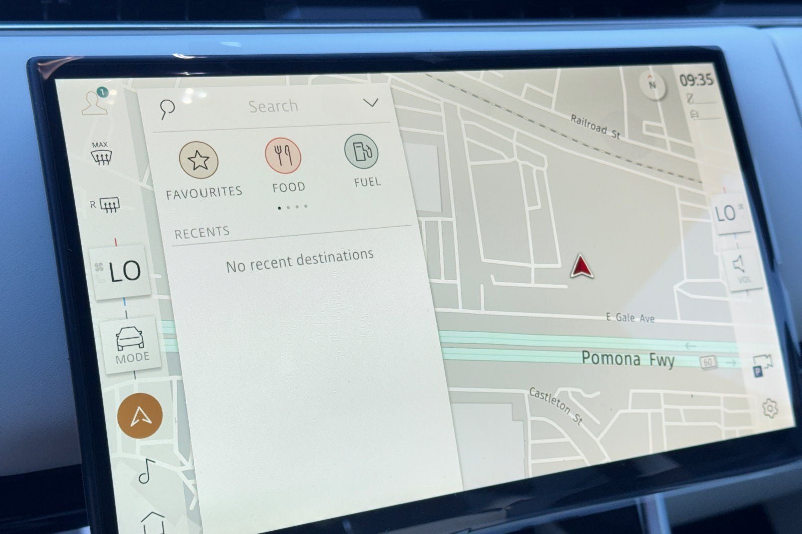 2026 Land Rover Range Rover SE