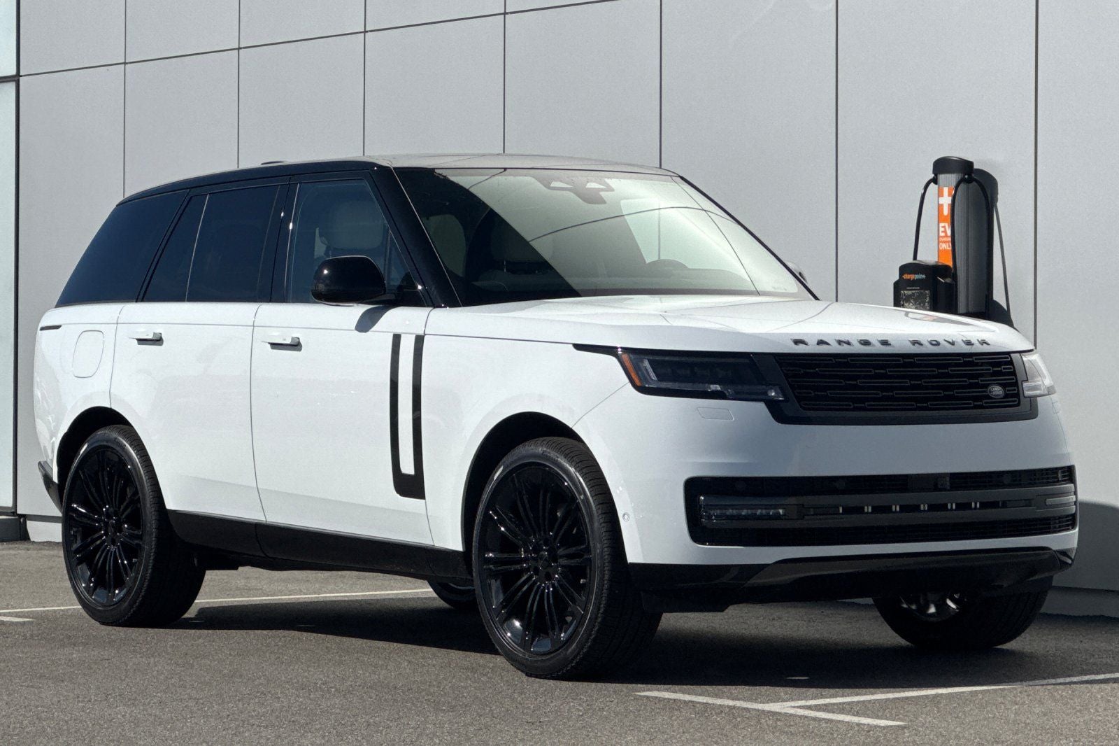 2026 Land Rover Range Rover SE