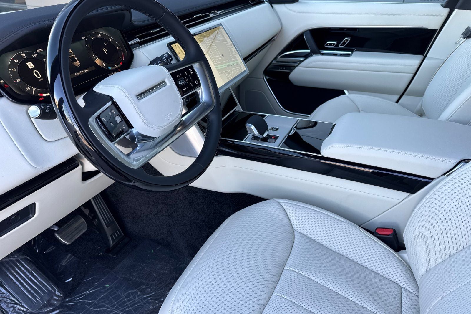 2026 Land Rover Range Rover SE