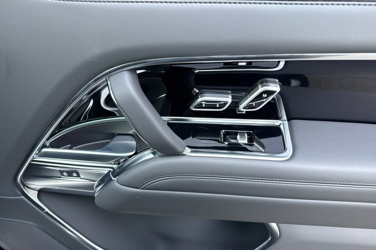 2026 Land Rover Range Rover SE