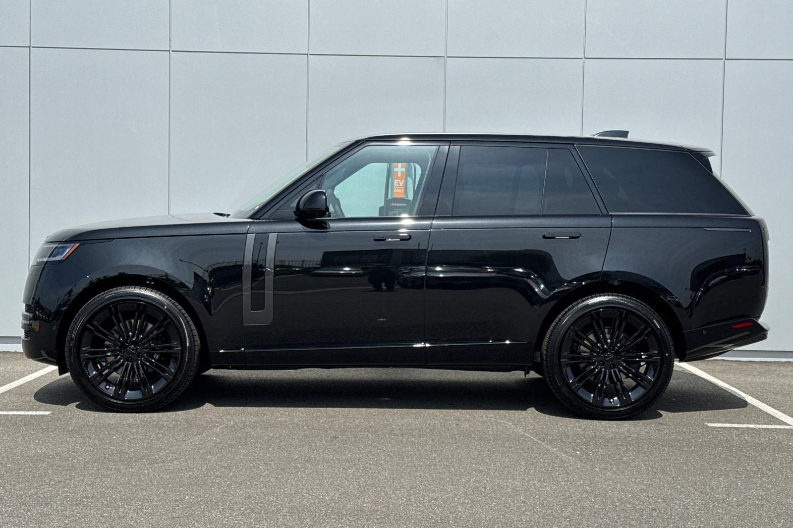 2026 Land Rover Range Rover SE
