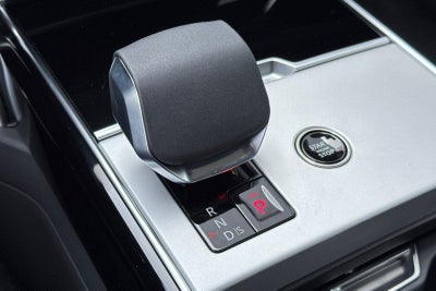 2026 Land Rover Range Rover SE