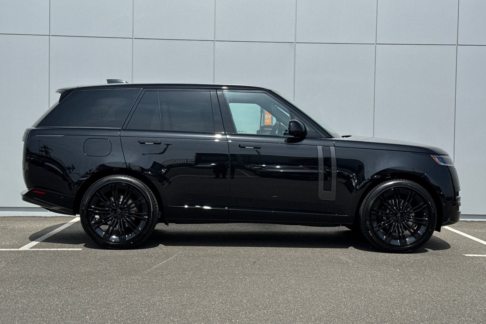 2026 Land Rover Range Rover SE