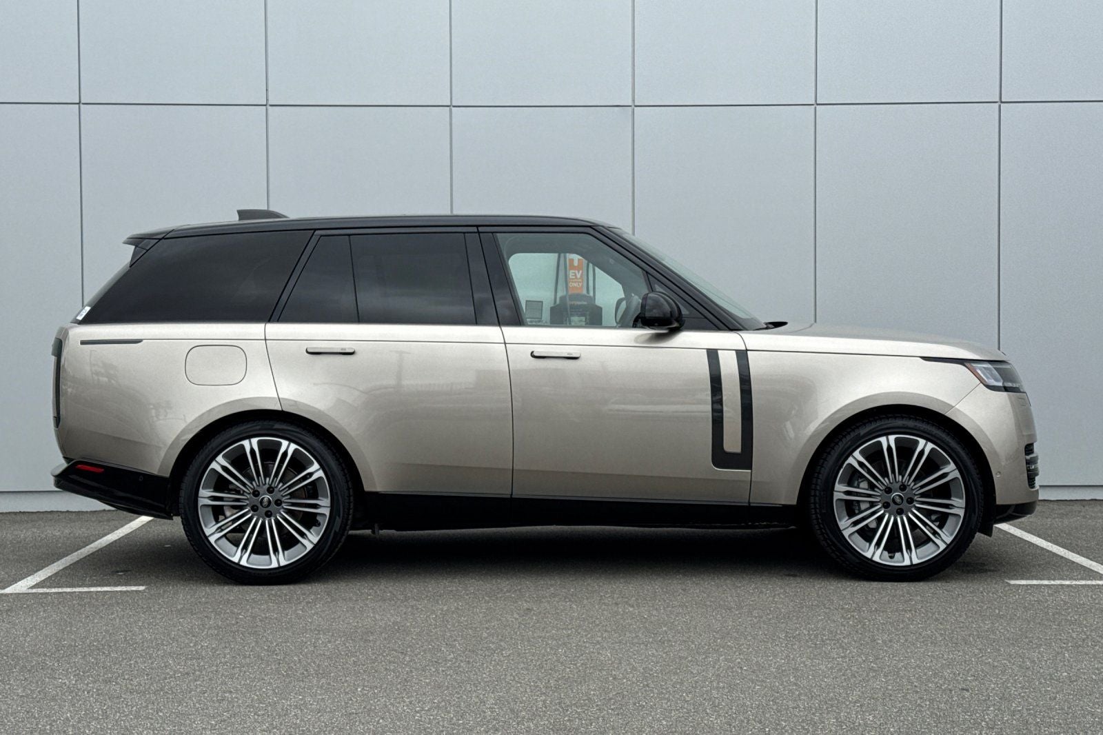 2024 Land Rover Range Rover SE