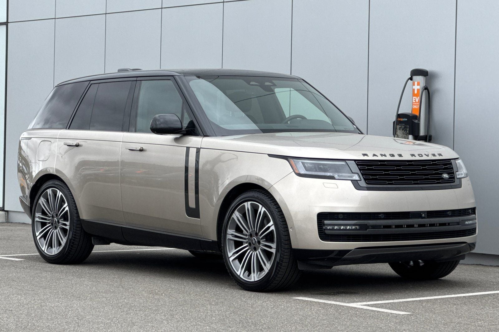 2024 Land Rover Range Rover SE