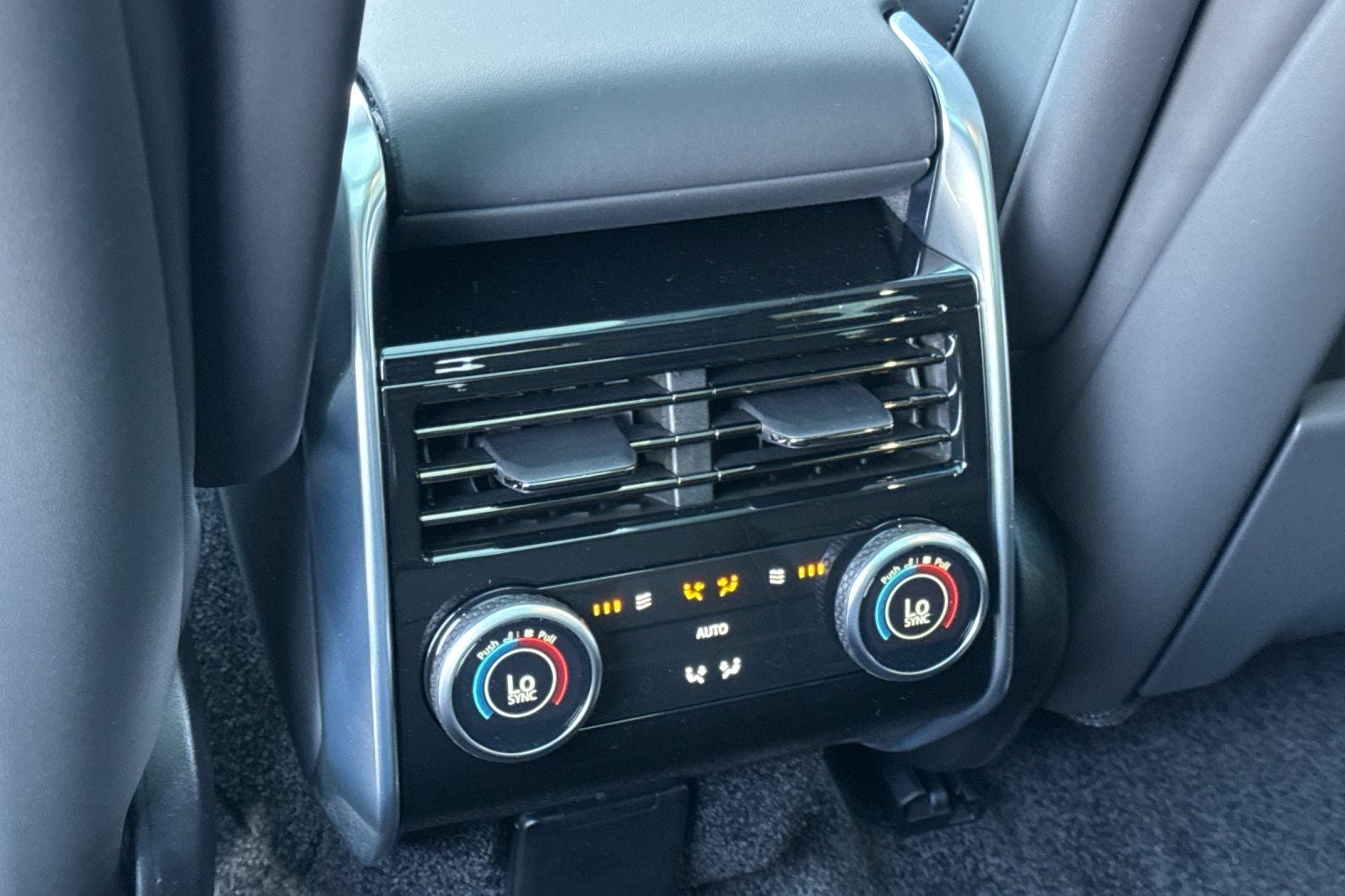 2026 Land Rover Range Rover SE