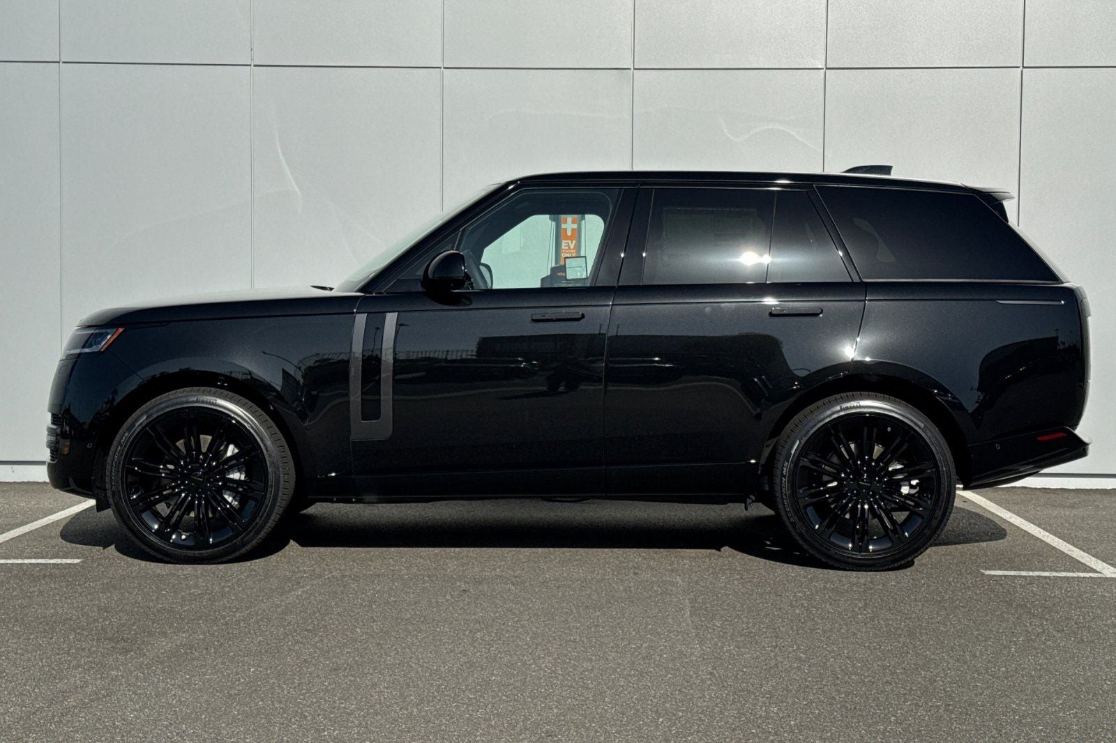 2026 Land Rover Range Rover SE