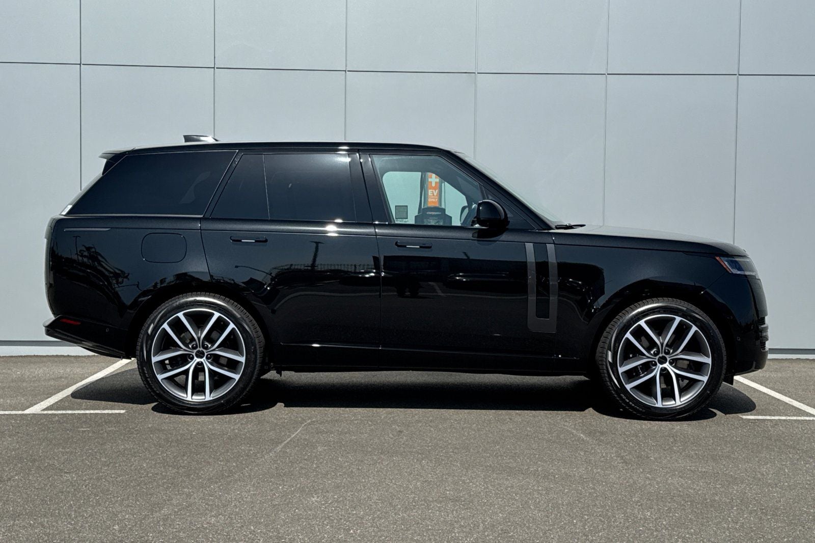 2026 Land Rover Range Rover SE