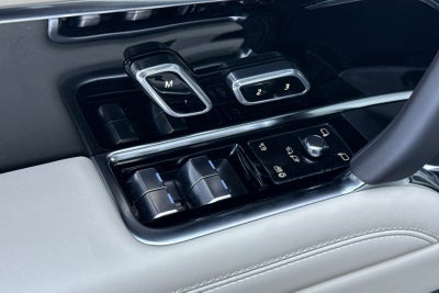 2026 Land Rover Range Rover SE